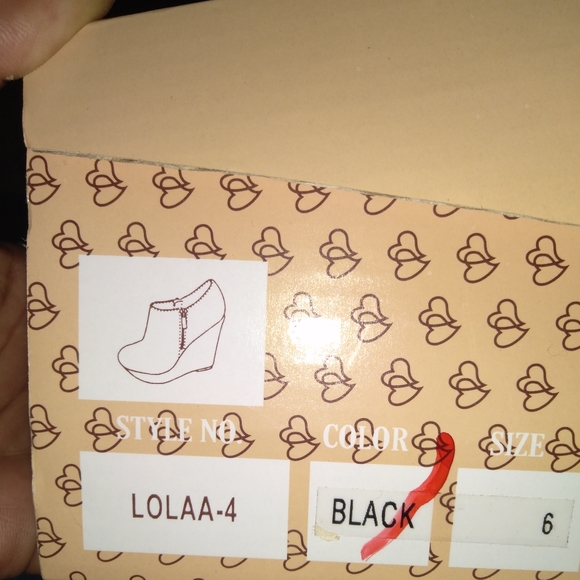 Shoe - Picture 3 of 3